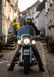 Motorrijder in Gouda tijdens fotoshoot